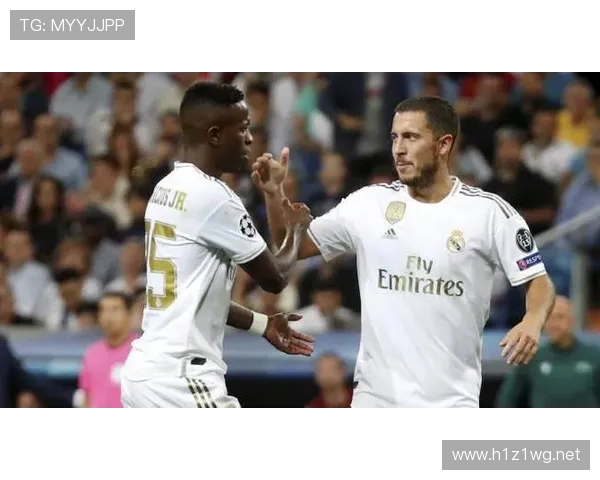 维尼修斯与贾登·桑乔在快攻转换中的前插频率差异与体系驱动趋势 维尼修斯与贾登·桑乔在快攻转换中的前插频率差异与体系驱动趋势