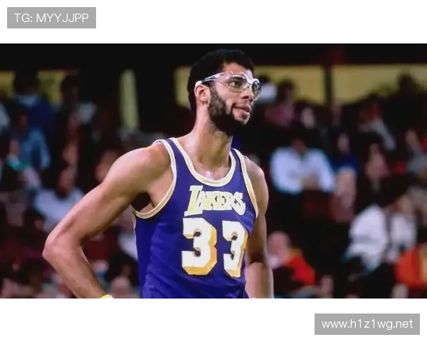 张伯伦单打统治内线效率高出贾巴尔明显