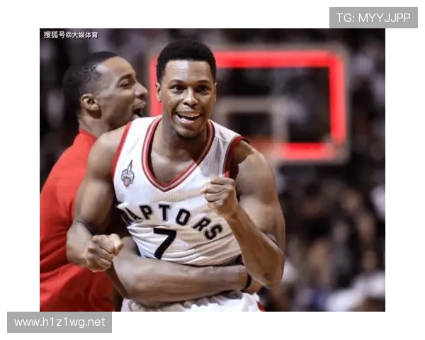 洛瑞无球跑动牵制防守，改变对手防线结构