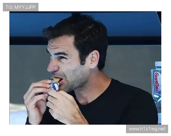 费德勒退役后每天喝三杯手冲咖啡，球拍换成了婴儿奶瓶